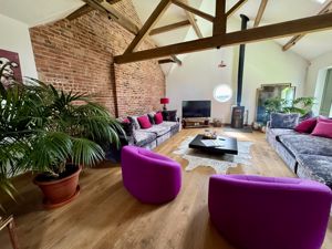 Lounge- click for photo gallery